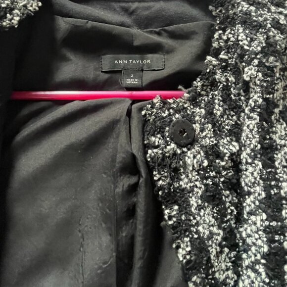 Ann Taylor White and Black Tweed Blazer Size 2 - Picture 2 of 3